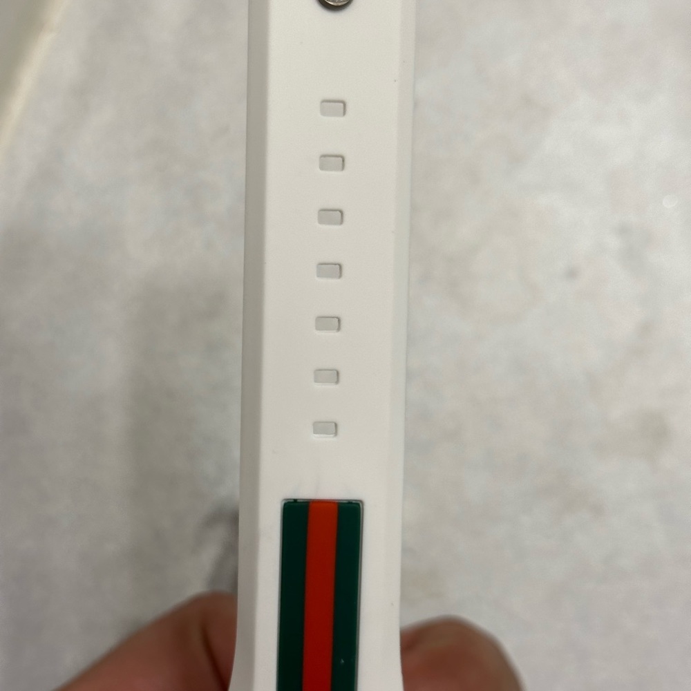 Gucci Sync XXL White Rubber Unisex Watch YA137102 - Picture 6 of 7